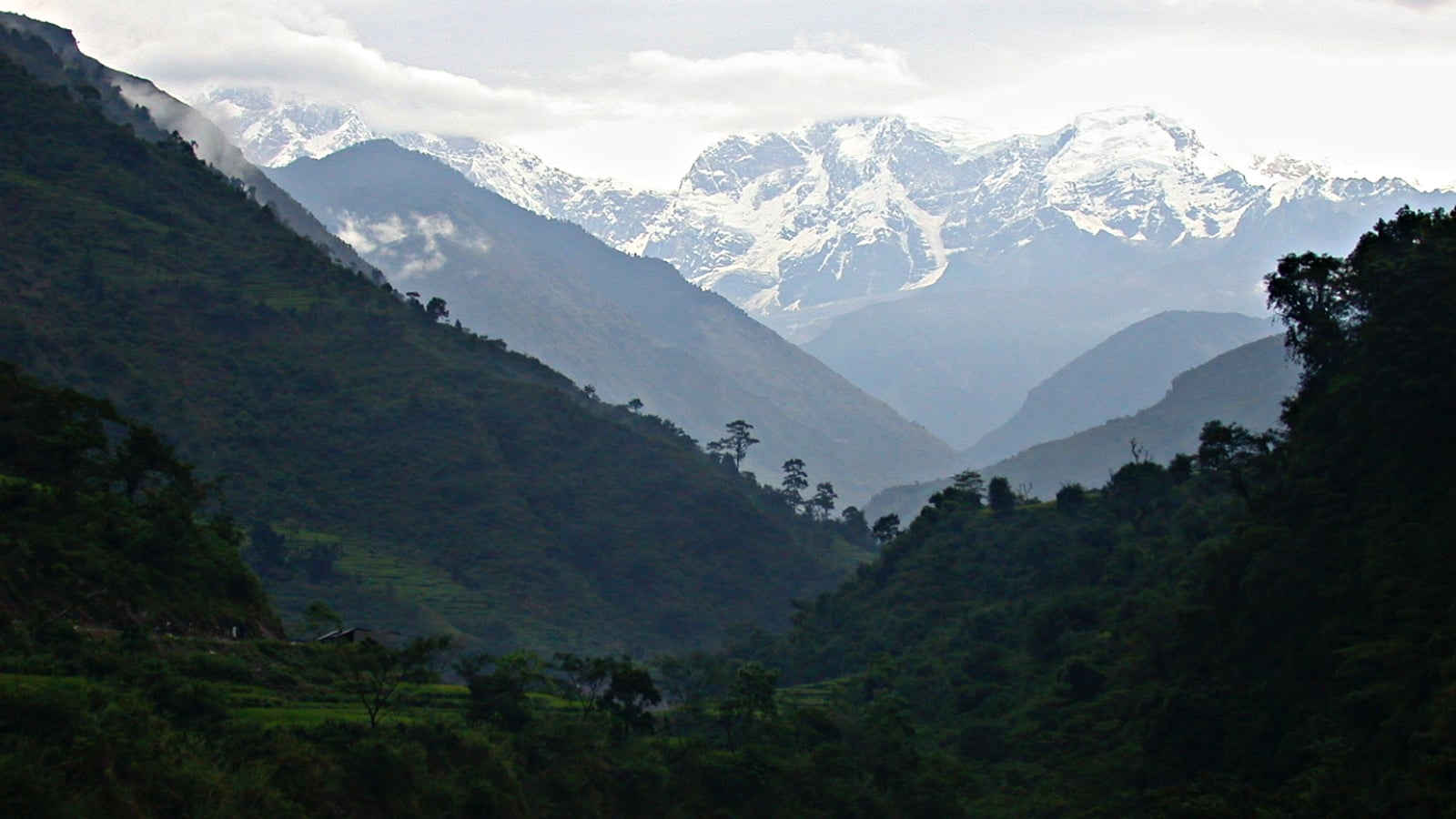 Heading out of the lowlands on the Annapurna Circuit